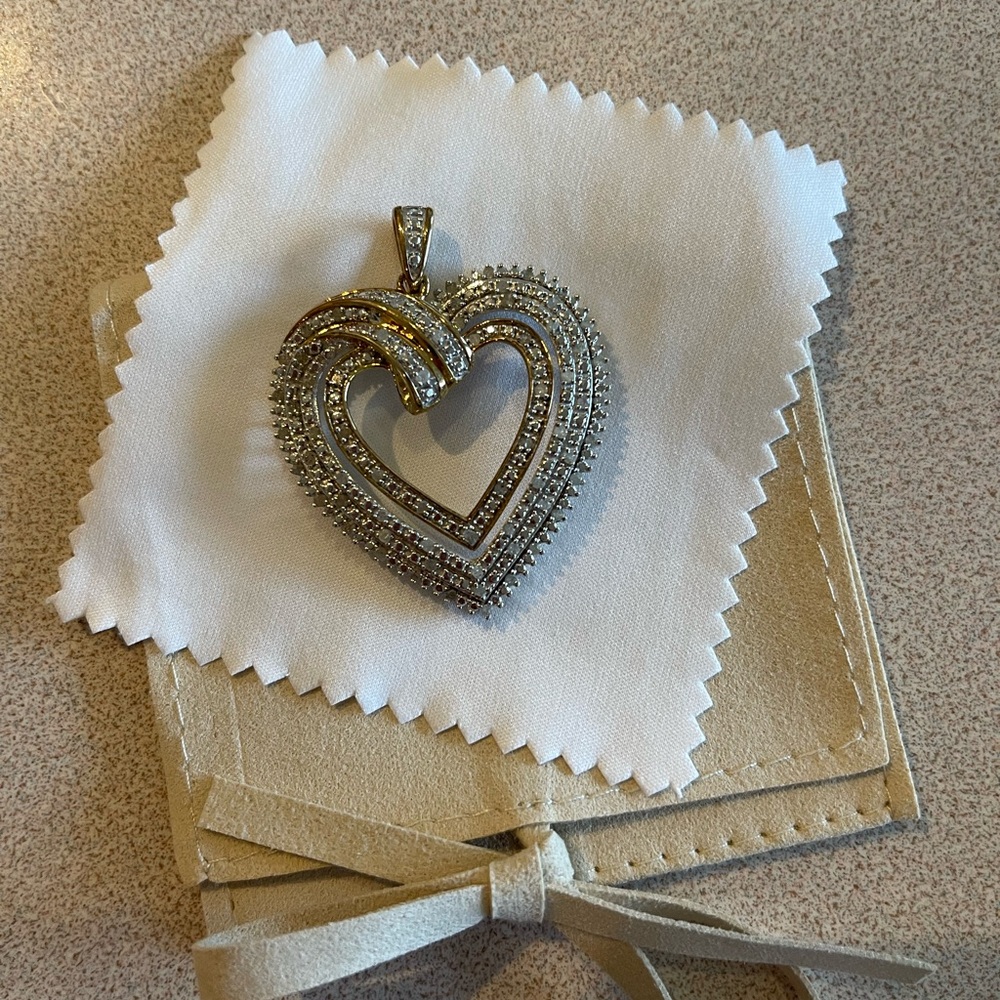 Moissanite Open Heart Shaped Pendant